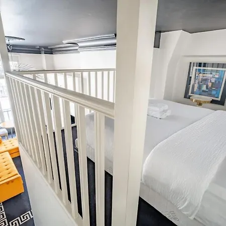 Duplex Haussmannien - Parc Monceau 75008 - 4p شقة