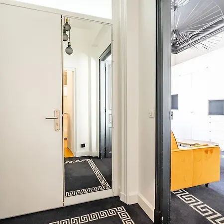 Duplex Haussmannien - Parc Monceau 75008 - 4p شقة *